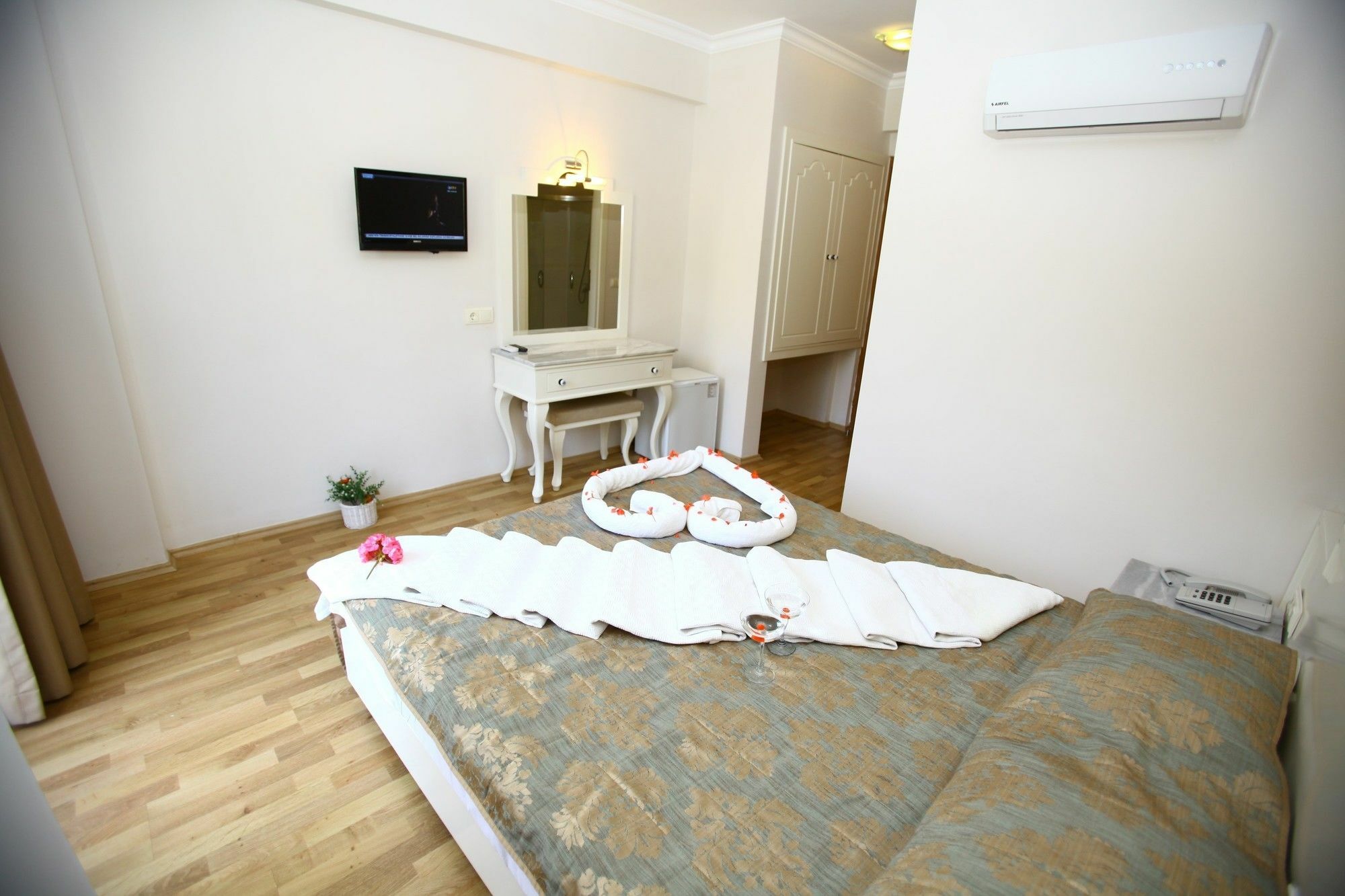 S3 Hotels Orange Олудениз Екстериор снимка